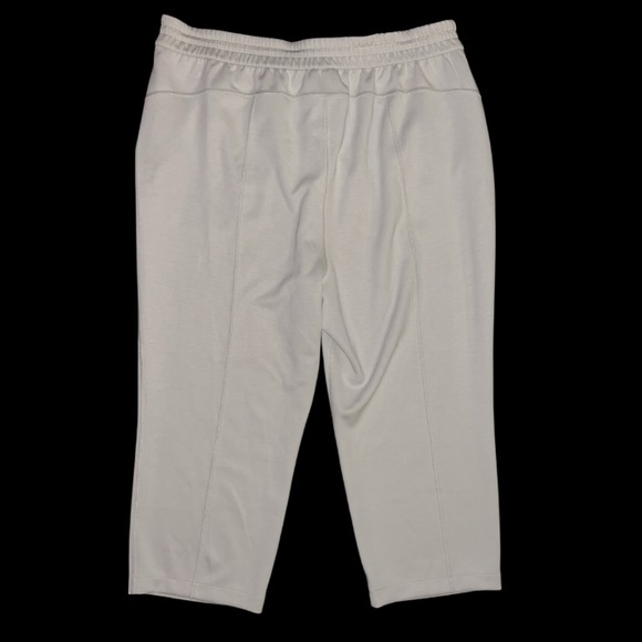 Lululemon Softstreme High-Rise Straight Leg Crop
White Opal size 18 - Picture 7 of 10
